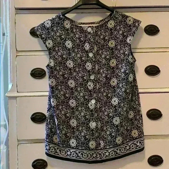 Max Studio Button Back Blouse - Picture 3 of 8